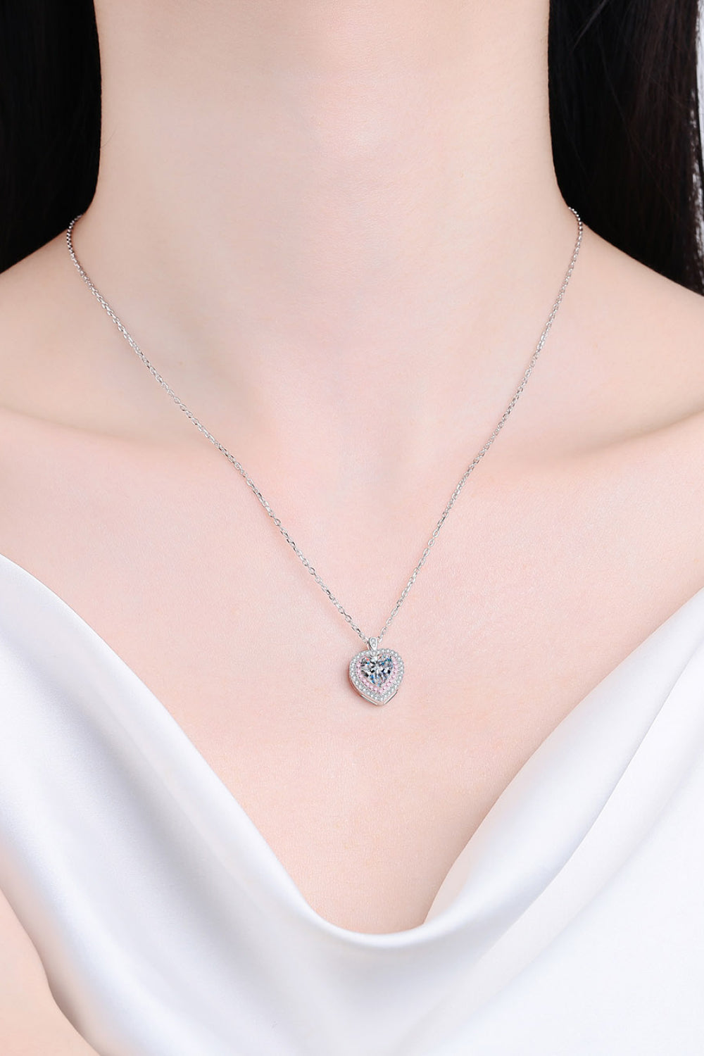 THE BELLA HEART NECKLACE